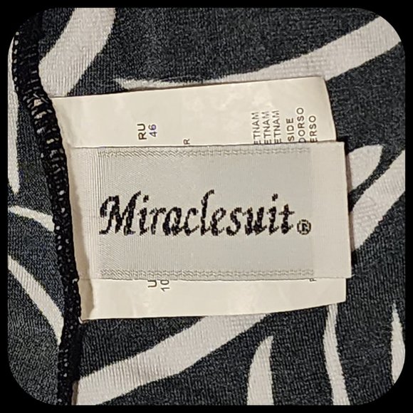 MIRACLE SUIT || Black & White Love Knot Tankini (SIZE 10DD) - Picture 6 of 7